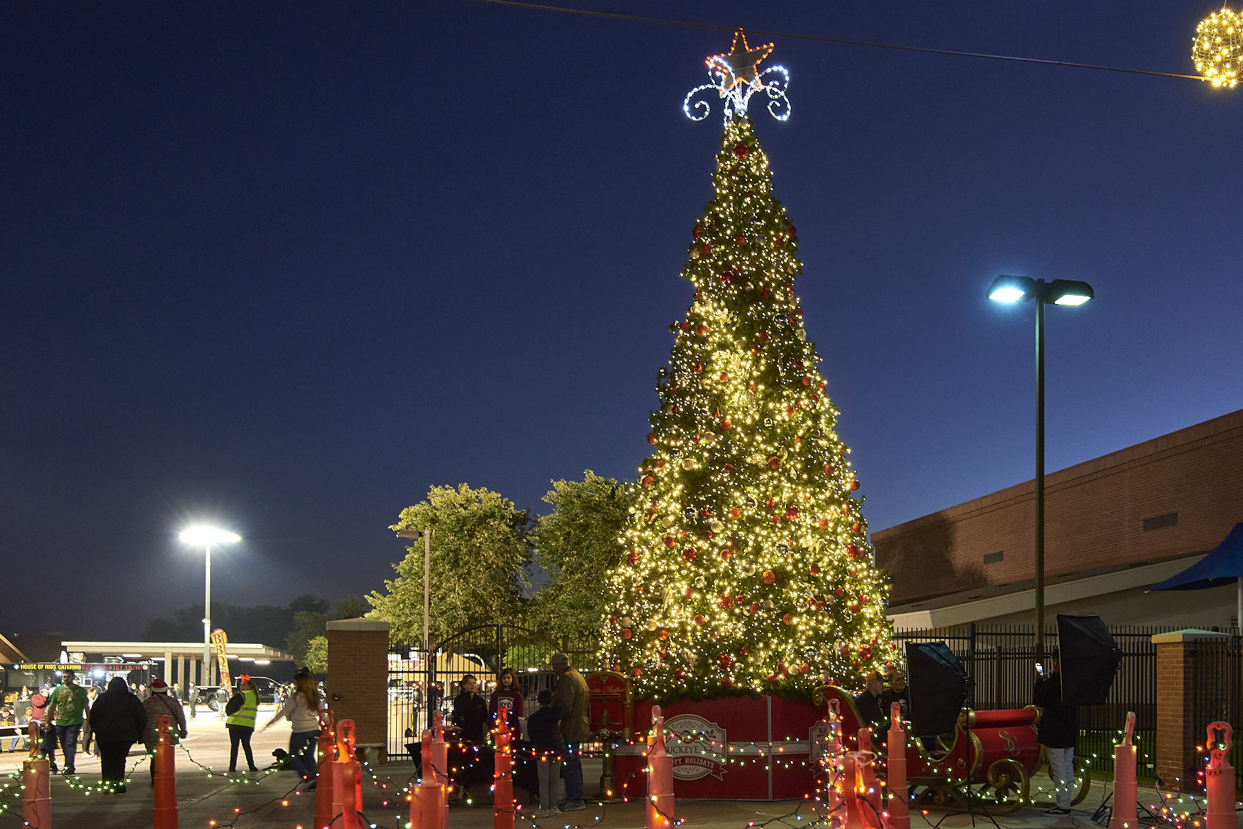 Shop Small Saturday Tree lighting event